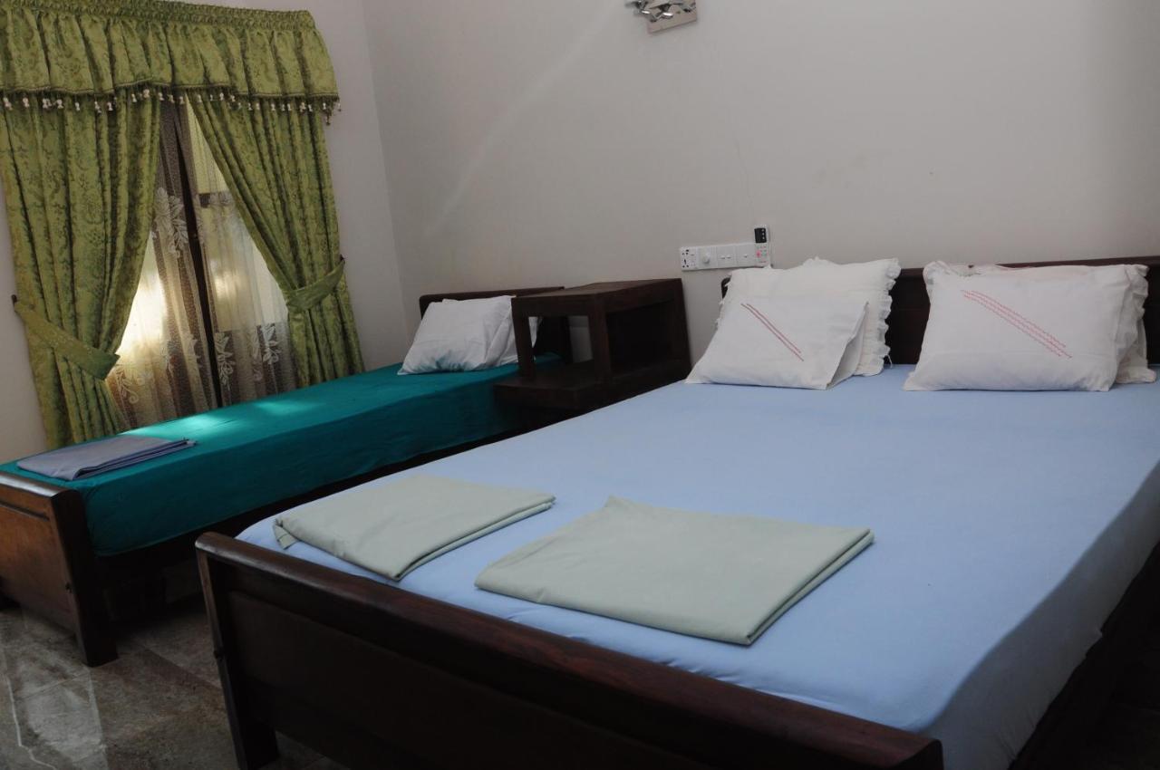 Traveller'S Home Hotel Tissamaharama Pokoj fotografie